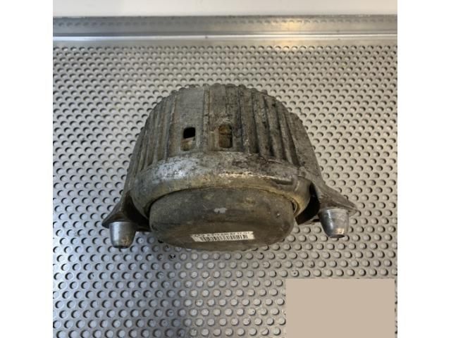 bontott MERCEDES-BENZ E-CLASS Motor Tartó Bak Jobb