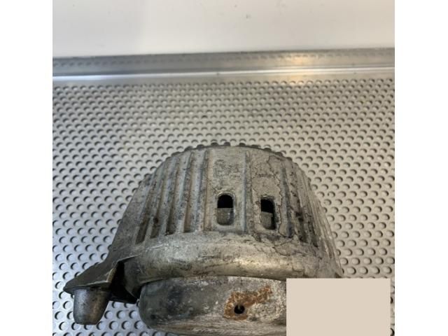 bontott MERCEDES-BENZ E-CLASS Motor Tartó Bak Jobb