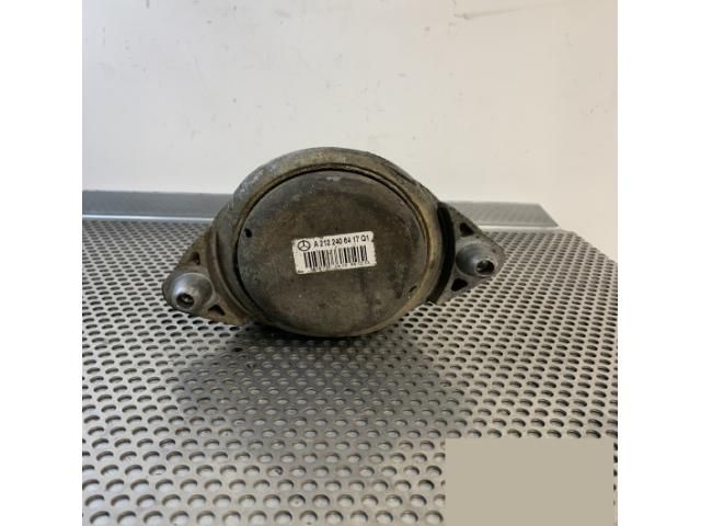 bontott MERCEDES-BENZ E-CLASS Motor Tartó Bak Jobb