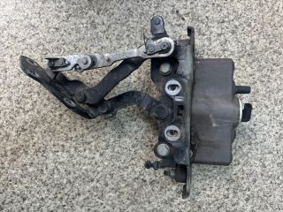 bontott MERCEDES-BENZ E-CLASS Motorháztető Bal Zsanér