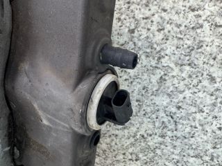 bontott MERCEDES-BENZ E-CLASS Motorháztető Bal Zsanér