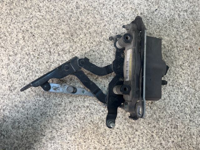 bontott MERCEDES-BENZ E-CLASS Motorháztető Bal Zsanér