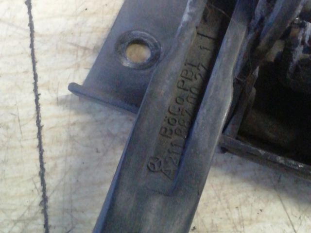 bontott MERCEDES-BENZ E-CLASS Motorháztető Biztonsági Kampó