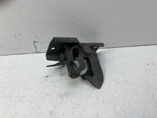 bontott MERCEDES-BENZ E-CLASS Motorháztető Biztonsági Kampó