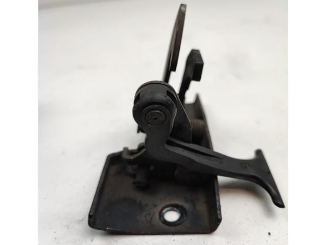 bontott MERCEDES-BENZ E-CLASS Motorháztető Biztonsági Kampó