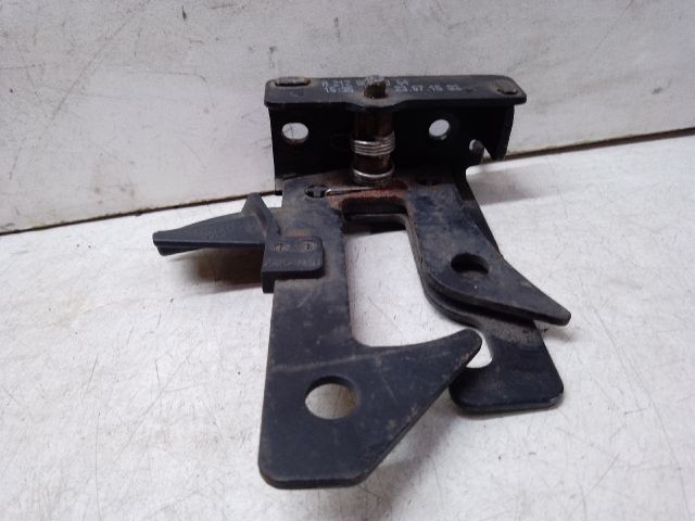 bontott MERCEDES-BENZ E-CLASS Motorháztető Biztonsági Kampó