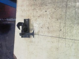 bontott MERCEDES-BENZ E-CLASS Motorháztető Biztonsági Kampó