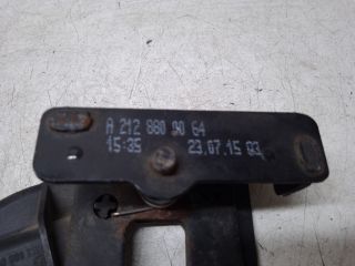 bontott MERCEDES-BENZ E-CLASS Motorháztető Biztonsági Kampó