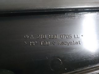 bontott MERCEDES-BENZ E-CLASS Motorháztető Díszrács