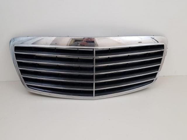 bontott MERCEDES-BENZ E-CLASS Motorháztető Díszrács