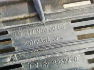 bontott MERCEDES-BENZ E-CLASS Motorháztető Díszrács