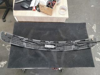 bontott MERCEDES-BENZ E-CLASS Motorháztető Díszrács