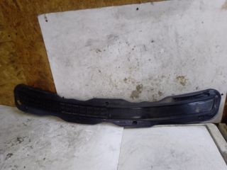 bontott MERCEDES-BENZ E-CLASS Motorháztető Díszrács