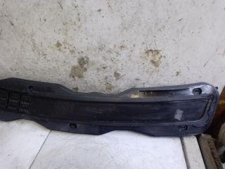 bontott MERCEDES-BENZ E-CLASS Motorháztető Díszrács