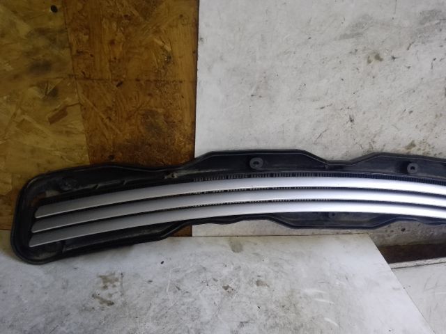 bontott MERCEDES-BENZ E-CLASS Motorháztető Díszrács