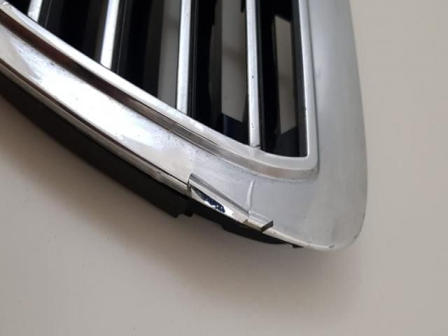 bontott MERCEDES-BENZ E-CLASS Motorháztető Díszrács