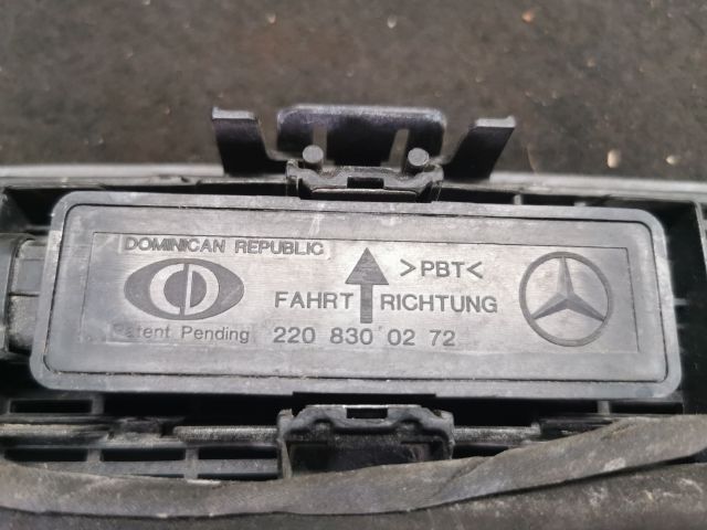 bontott MERCEDES-BENZ E-CLASS Motorháztető Díszrács