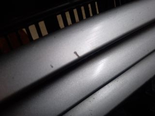 bontott MERCEDES-BENZ E-CLASS Motorháztető Díszrács