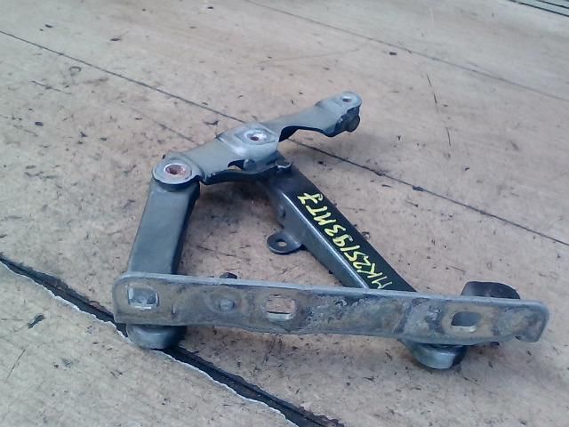 bontott MERCEDES-BENZ E-CLASS Motorháztető Jobb Zsanér