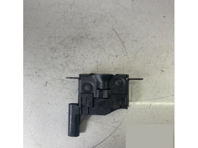 bontott MERCEDES-BENZ E-CLASS Motorháztető Zárszerkezet