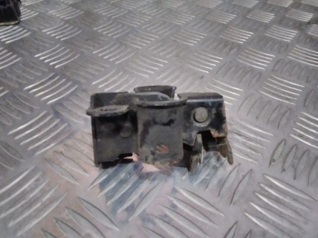 bontott MERCEDES-BENZ E-CLASS Motorháztető Zárszerkezet