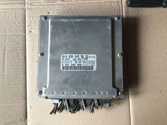 bontott MERCEDES-BENZ E-CLASS Motorvezérlő