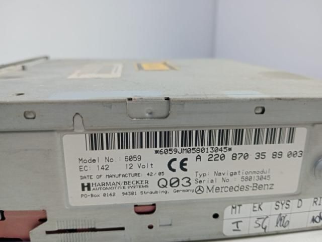 bontott MERCEDES-BENZ E-CLASS Navigációs Fejegység