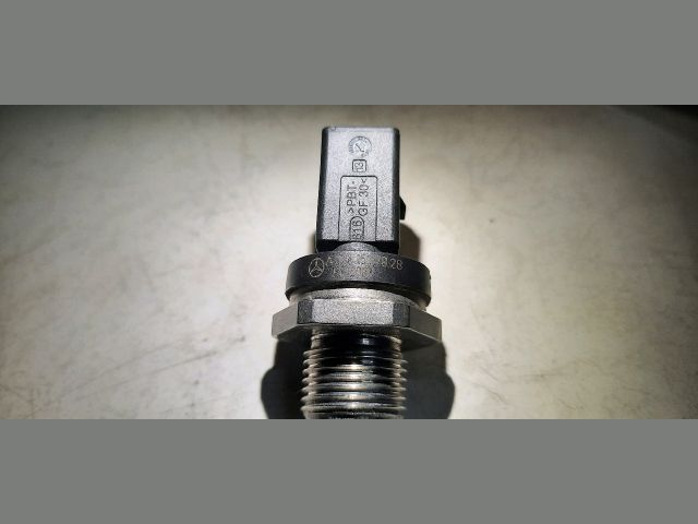 bontott MERCEDES-BENZ E-CLASS Nyomásszabályzó Szelep