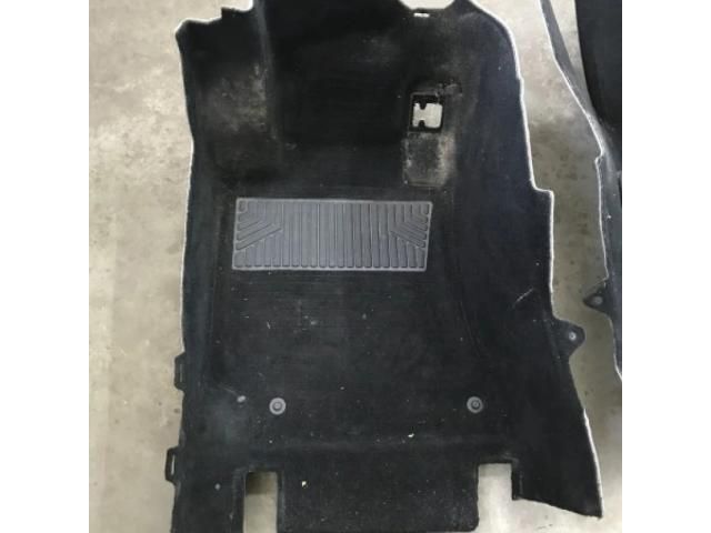 bontott MERCEDES-BENZ E-CLASS Padlószőnyeg