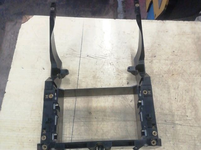 bontott MERCEDES-BENZ E-CLASS Rádió / CD Keret