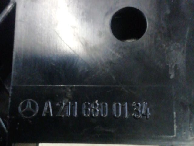 bontott MERCEDES-BENZ E-CLASS Rádió / CD Keret