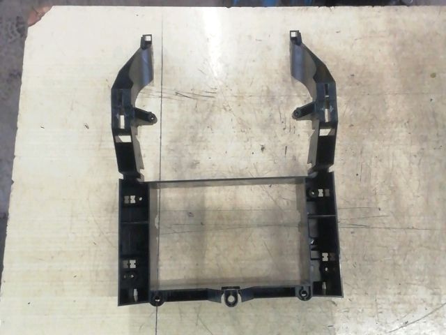 bontott MERCEDES-BENZ E-CLASS Rádió / CD Keret