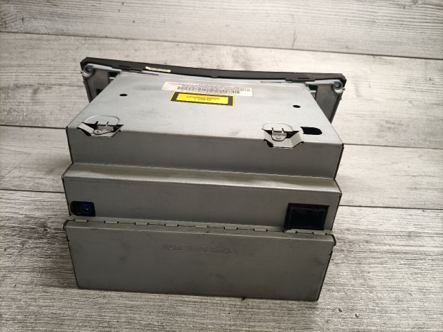 bontott MERCEDES-BENZ E-CLASS Rádió / CD