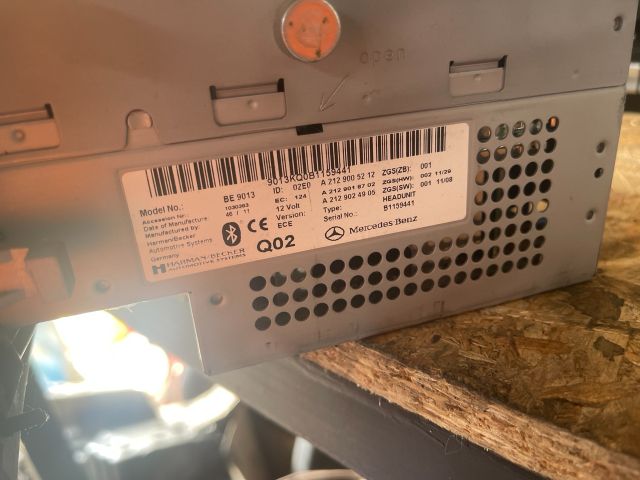 bontott MERCEDES-BENZ E-CLASS Rádió / CD