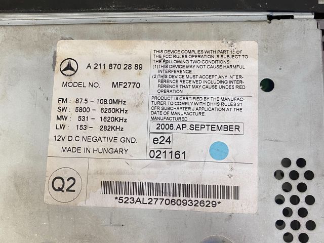 bontott MERCEDES-BENZ E-CLASS Rádió / CD