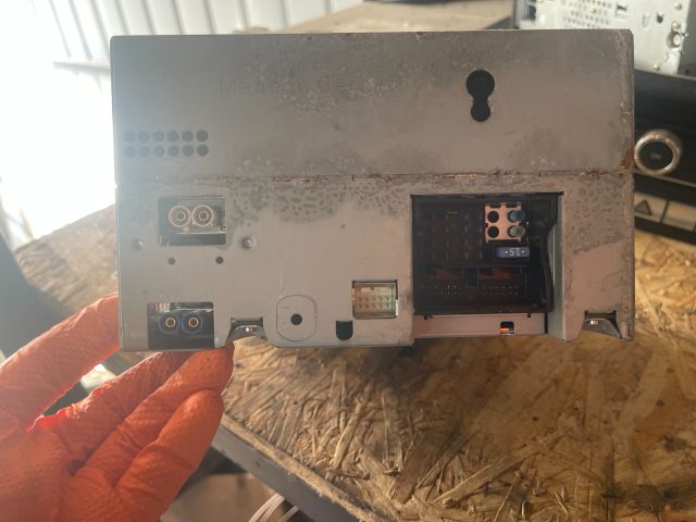 bontott MERCEDES-BENZ E-CLASS Rádió / CD