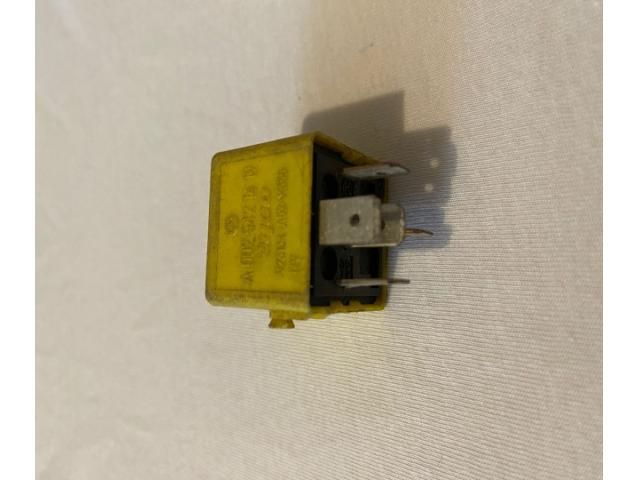 bontott MERCEDES-BENZ E-CLASS Relé