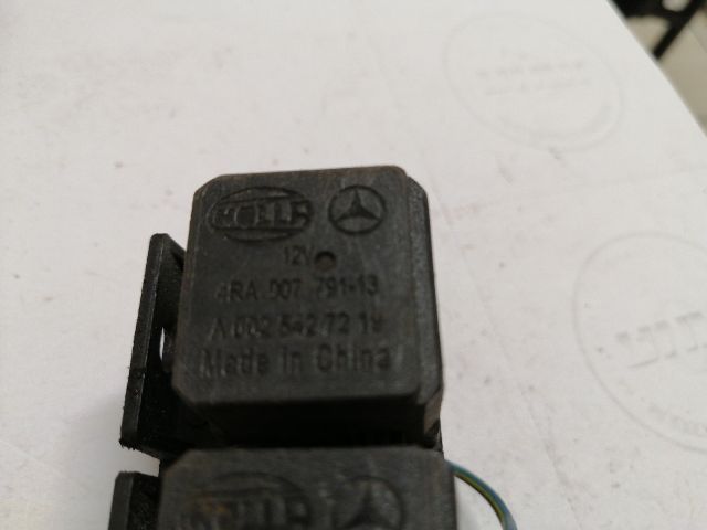 bontott MERCEDES-BENZ E-CLASS Relé