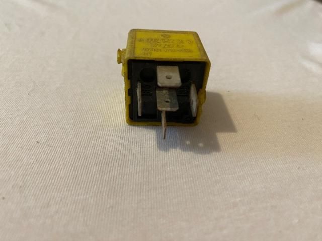 bontott MERCEDES-BENZ E-CLASS Relé