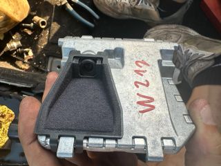 bontott MERCEDES-BENZ E-CLASS Szélvédő Multifunkciós Kamera Vezérlő Panel