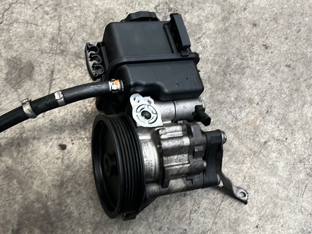 bontott MERCEDES-BENZ E-CLASS Szervó Szivattyú Szíjtárcsa