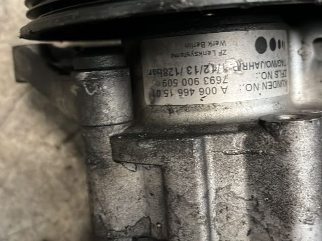 bontott MERCEDES-BENZ E-CLASS Szervó Szivattyú Szíjtárcsa