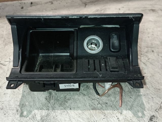 bontott MERCEDES-BENZ E-CLASS Szivargyújtó Aljzat