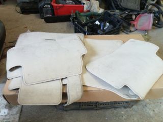 bontott MERCEDES-BENZ E-CLASS Szőnyeg Szett