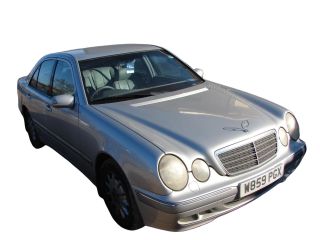 bontott MERCEDES-BENZ E-CLASS Tankajtó