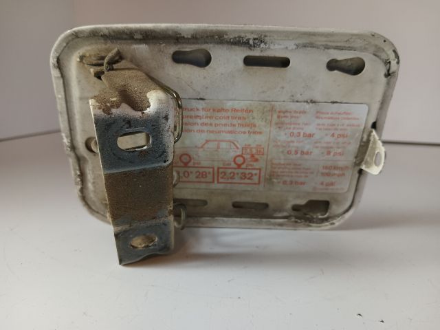 bontott MERCEDES-BENZ E-CLASS Tankajtó