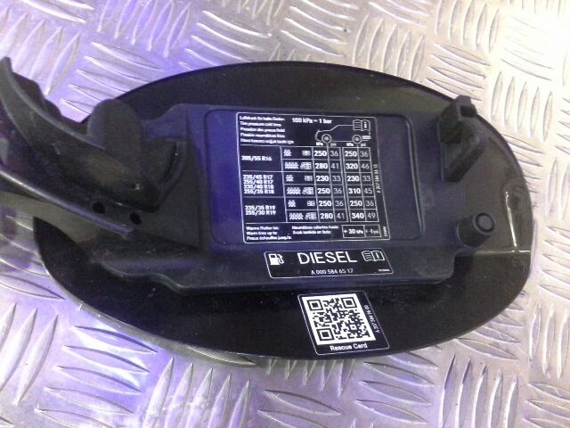 bontott MERCEDES-BENZ E-CLASS Tankajtó