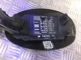 bontott MERCEDES-BENZ E-CLASS Tankajtó