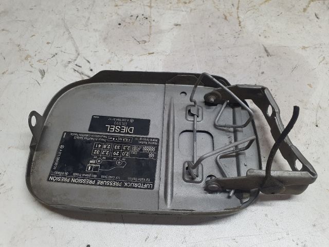 bontott MERCEDES-BENZ E-CLASS Tankajtó