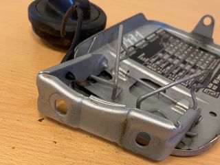 bontott MERCEDES-BENZ E-CLASS Tankajtó